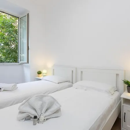 Faleria By In Apartment *
